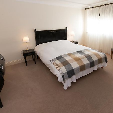 Connemara Lake Hotel Утерард Экстерьер фото